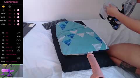 coraline2911 online show from 12/06/24, 07:23