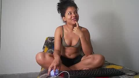 Snapshot of coraline_777 chatting on 11/16/25, 09:31 coraline_777 online show from 11/16/25, 09:31