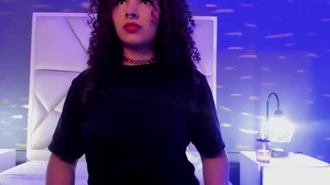 Snapshot of coralinered chatting on 03/10/26, 01:05 Red online show from 03/10/26, 01:05