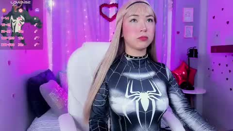 Coral Stefani online show from 02/19/25, 06:22