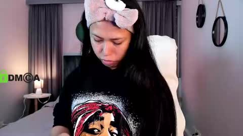 Coral Stefani online show from 10/03/25, 12:40