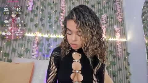 coralineross_ online show from 11/15/25, 11:21