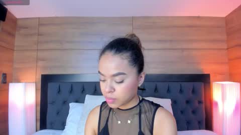 coralineross_ online show from 01/08/26, 10:39
