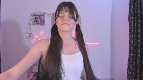 Snapshot of coralinexxx07 chatting on 04/25/26, 03:42 Coraline uwu Bienvenidos al dulce mundo de Coraline Hola amores soy Coraline Una chica tierna juguetona online show from 04/25/26, 03:42