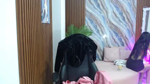 corall_tay1 online show from 04/24/26, 11:34