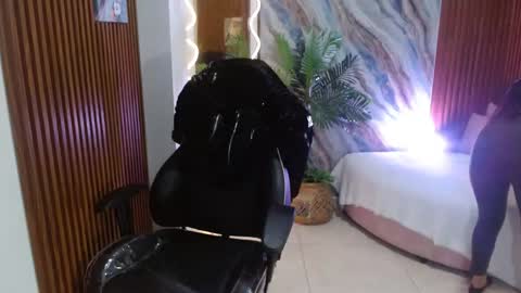 corall_tay1 online show from 05/12/26, 11:51