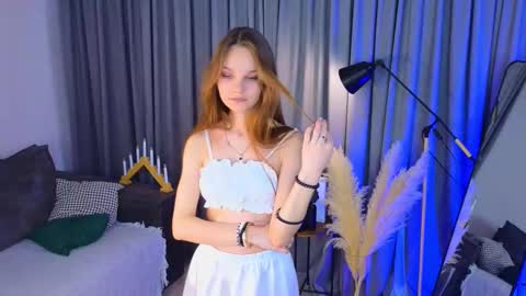 Lia online show from 11/21/25, 03:22