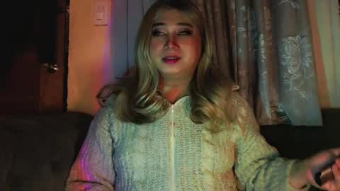 Snapshot of corefinder_xx chatting on 11/17/25, 06:35 corefinder_xx online show from 11/17/25, 06:35