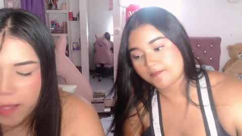 Snapshot of corina__ chatting on 12/21/24, 11:56 corina online show from 12/21/24, 11:56