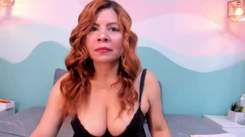 Snapshot of corina_taylor12 chatting on 04/18/26, 12:42 corina_taylor12 online show from 04/18/26, 12:42