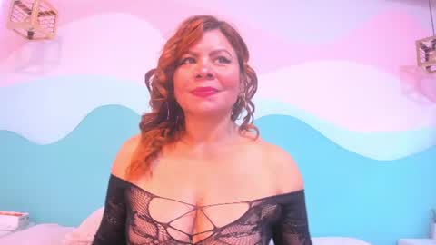 Snapshot of corina_taylor12 chatting on 06/27/26, 12:33 corina_taylor12 online show from 06/27/26, 12:33