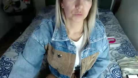 Snapshot of corinnasex chatting on 03/19/26, 01:09 corinnasex online show from 03/19/26, 01:09