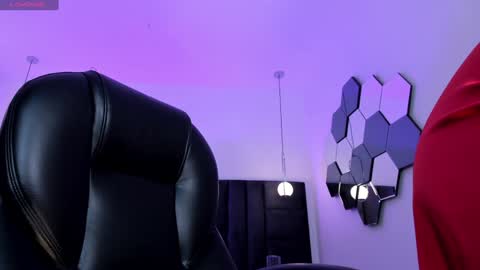 Snapshot of corinnerusso chatting on 02/05/25, 03:34 Corinne Russo online show from 02/05/25, 03:34