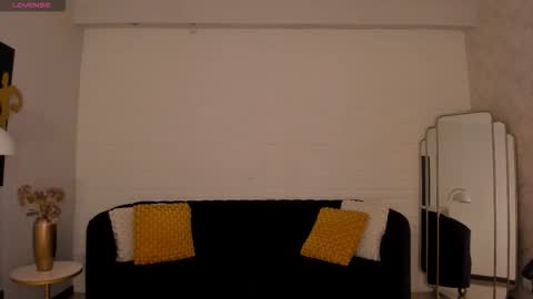 Snapshot of corinnerusso chatting on 01/10/26, 05:31 Corinne Russo online show from 01/10/26, 05:31