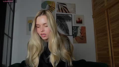 Snapshot of corni__ chatting on 07/01/26, 07:57 Im Cornelia FANSLY free telegram INSTA online show from 07/01/26, 07:57