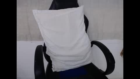 corolaxxl online show from 11/25/25, 02:00