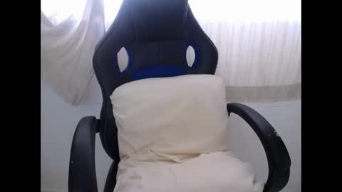 corolaxxl online show from 12/19/25, 07:21