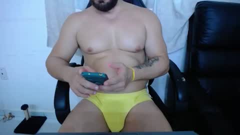 Snapshot of corolaxxl chatting on 04/02/26, 11:24 corolaxxl online show from 04/02/26, 11:24