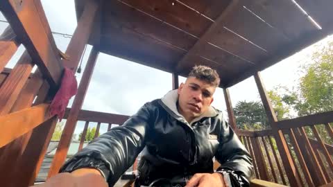 Snapshot of coronelking chatting on 01/04/25, 10:13 coronelking online show from 01/04/25, 10:13