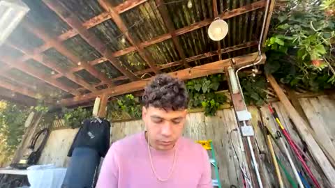 Snapshot of coronelking chatting on 12/17/25, 08:04 coronelking online show from 12/17/25, 08:04