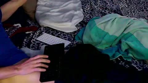 Snapshot of cosdaddy chatting on 10/01/25, 08:42 cosdaddy online show from 10/01/25, 08:42