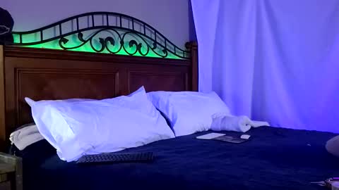 Snapshot of cosdaddy chatting on 11/10/25, 01:59 cosdaddy online show from 11/10/25, 01:59