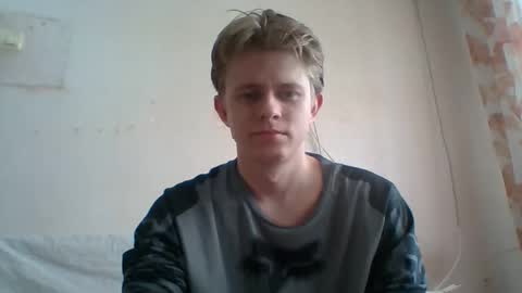 Snapshot of cosm2312 chatting on 06/07/26, 12:31 Andrew online show from 06/07/26, 12:31