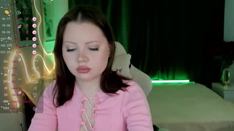 Snapshot of cosmic_mia_ chatting on 12/14/25, 03:34 Mia online show from 12/14/25, 03:34