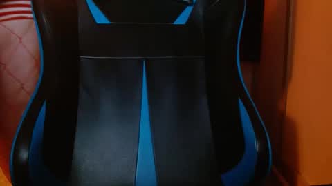 Snapshot of cosmicjones88 chatting on 01/11/25, 08:43 cosmicjones88 online show from 01/11/25, 08:43