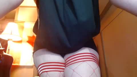 Snapshot of cosmicjones88 chatting on 01/15/25, 12:51 cosmicjones88 online show from 01/15/25, 12:51