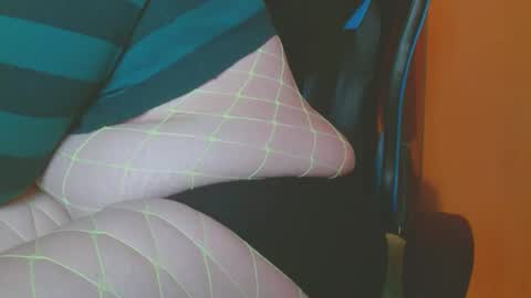 Snapshot of cosmicjones88 chatting on 02/17/25, 08:09 cosmicjones88 online show from 02/17/25, 08:09