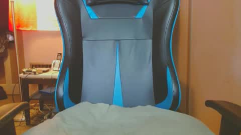 Snapshot of cosmicjones88 chatting on 03/09/25, 04:11 cosmicjones88 online show from 03/09/25, 04:11