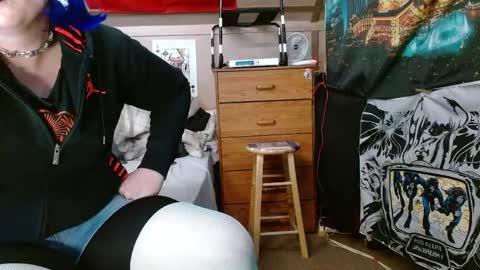 cosmicjones88 online show from 04/21/26, 11:05