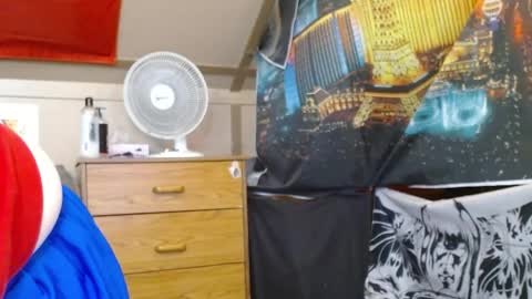 Snapshot of cosmicjones88 chatting on 05/24/26, 10:20 cosmicjones88 online show from 05/24/26, 10:20
