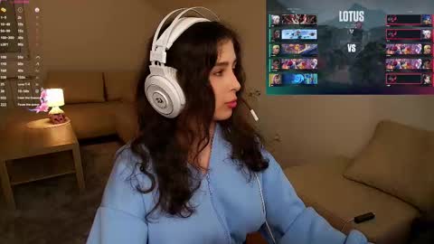 Snapshot of cosmos_baby chatting on 03/21/26, 06:11 Luna online show from 03/21/26, 06:11