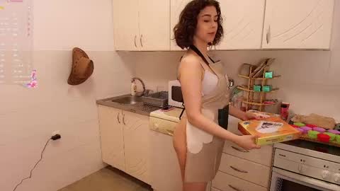 Snapshot of cosmos_baby chatting on 04/14/26, 05:08 Luna online show from 04/14/26, 05:08