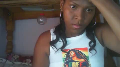 Snapshot of couleur_vanille chatting on 12/28/24, 05:44 couleur_vanille online show from 12/28/24, 05:44