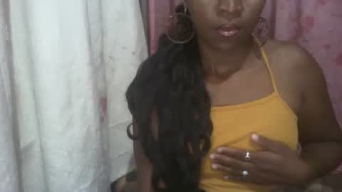 Snapshot of couleur_vanille chatting on 02/28/25, 12:10 couleur_vanille online show from 02/28/25, 12:10