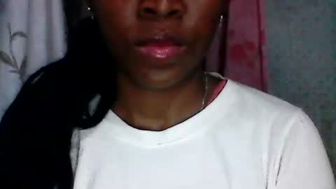 Snapshot of couleur_vanille chatting on 12/02/25, 01:11 couleur_vanille online show from 12/02/25, 01:11