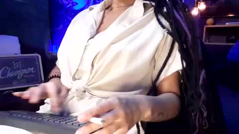 Snapshot of countessofthenight69 chatting on 09/19/25, 07:36 Emma steffano fraggacci online show from 09/19/25, 07:36