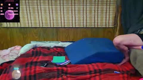 Snapshot of countryfuckers chatting on 11/06/25, 11:22 Alaskawildcouple online show from 11/06/25, 11:22