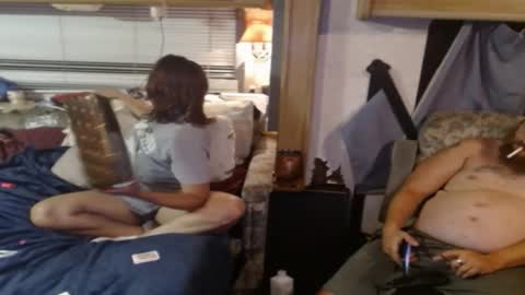 Snapshot of countryfuckers chatting on 05/22/26, 06:53 Alaskawildcouple online show from 05/22/26, 06:53