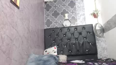 Snapshot of couple_dav_and_lio chatting on 04/27/26, 07:28 couple_dav_and_lio online show from 04/27/26, 07:28