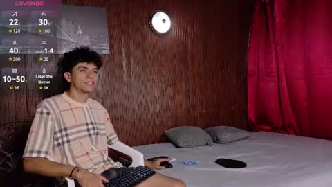 Snapshot of couple_fantasy_x chatting on 06/22/26, 06:38 Val y Sal online show from 06/22/26, 06:38