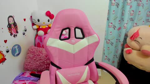 Snapshot of couple_megan_and_jhon2 chatting on 01/15/25, 10:35 couple_megan_and_jhon2 online show from 01/15/25, 10:35