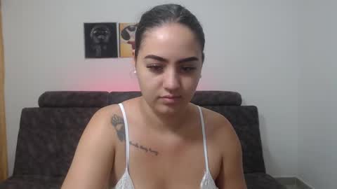  ALEJANDRO Y EMILY  online show from 03/11/25, 10:51