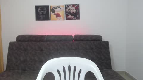  ALEJANDRO Y EMILY  online show from 03/11/25, 01:56