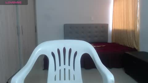  ALEJANDRO Y EMILY  online show from 09/16/25, 01:34