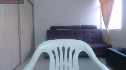  ALEJANDRO Y EMILY  online show from 11/07/25, 01:44