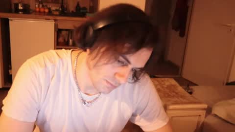 Snapshot of coupleforyou23 chatting on 02/12/25, 04:44 coupleforyou23 online show from 02/12/25, 04:44